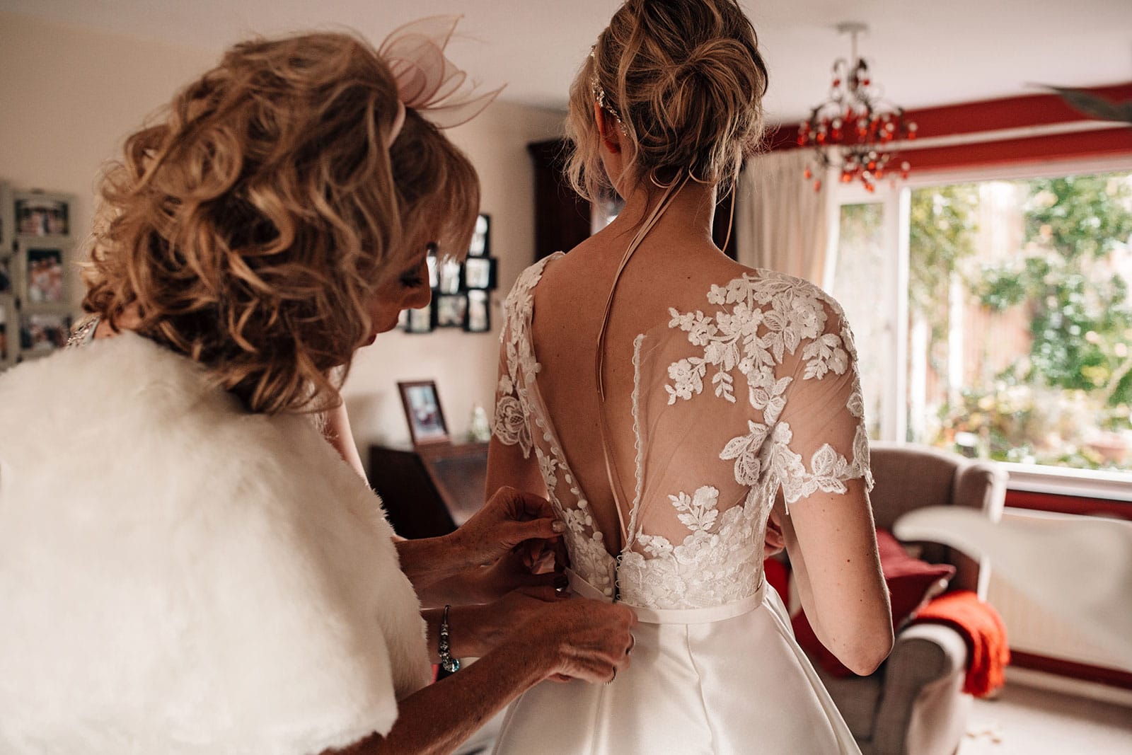Documentary photography of bridal preparations